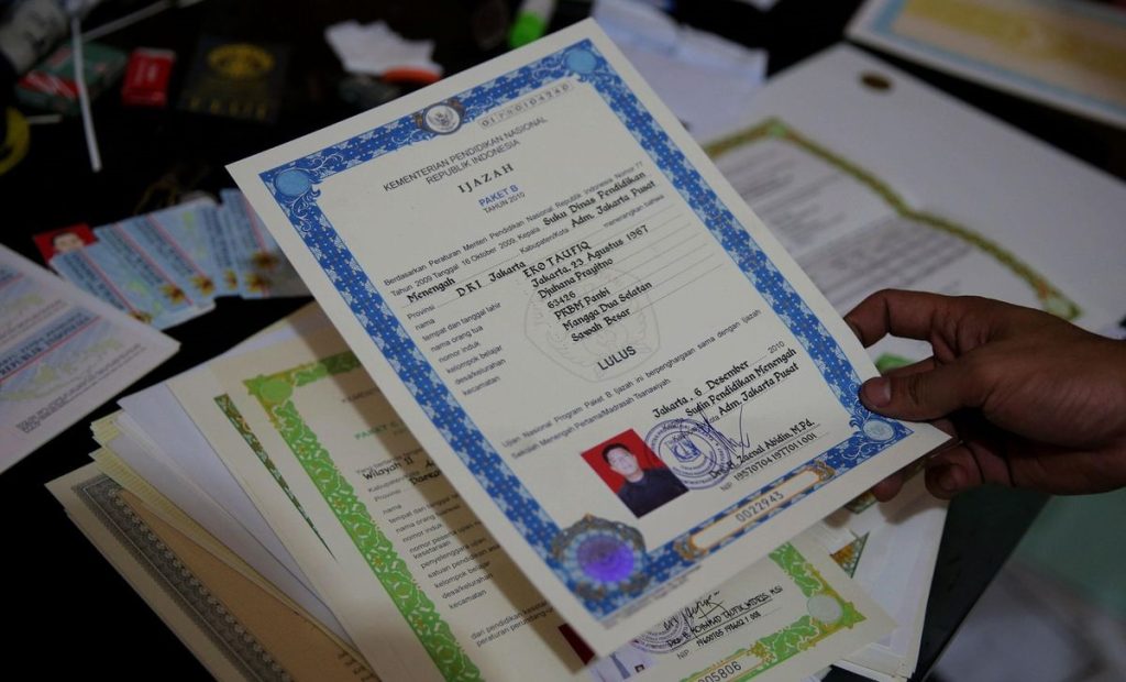 PERMEN Pendidikan tentang Ijazah